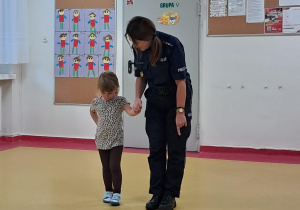 Spotkanie z policjantem na temat bezpieczeństwa