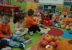 Dyniowe przygody Elfów i Biedronek