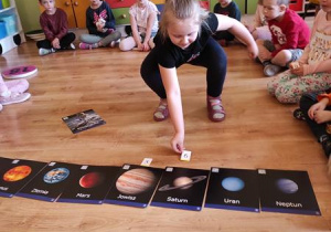 Marianna zaznacza którą z kolei planetą jest Saturn.