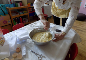 Wszystkie składniki trzeba dobrze wymieszać.