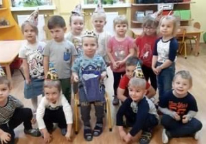 Kubuś z dziećmi z grupy"Biedronki".