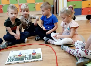 Zajęcia pt. "Bezpieczny uczeń"w ramach ogólnopolskiej akcji edukacyjnej-"Dzieci uczą rodziców"