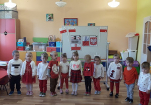 "Święto Niepodległości-11 listopada" w grupie "Elfy"