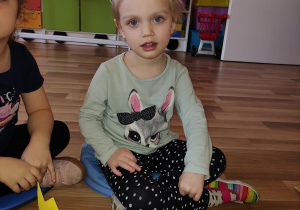 Emilka prezentuje swoją pracę