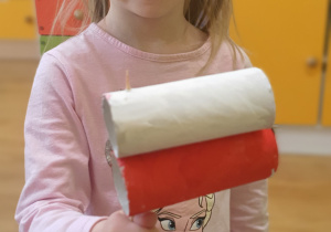 Amina i jej Flaga Polski.