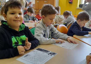 Adrian i Jaś wykonują zadanie