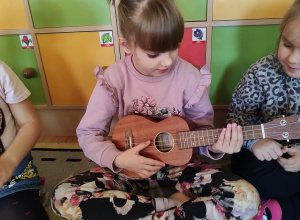 Zabawy muzyczne z ukulele