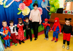 Dzieci z grupy Motylki podczas balu.