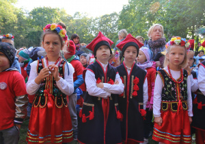 Przedszkolaki z "Calineczki" w strojach krakowskich