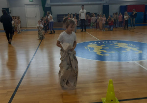 Nikola podczas konkurencji "Księżniczka i Żaba".