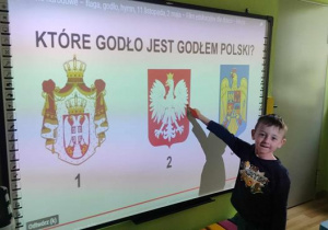 Oliwier zna godło Polski