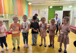 Pola, Wiktoria R, Julka B, i Alinka tworzyły orkierstrę.