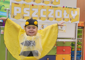 Julka B. jako pszczółka.