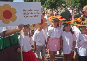 Dzieci podczas parady