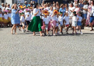 Dzieci podczas parady