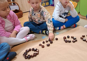 Zabawy matematyczne z kasztanami.