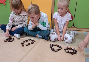 Zabawy matematyczne z kasztanami.