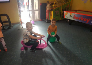 Wyjście do sali zabaw "Fikoland".