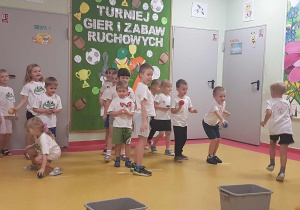 Turniej gier i zabaw ruchowych.