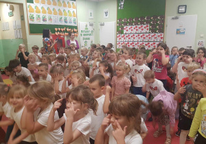 Turniej gier i zabaw ruchowych.