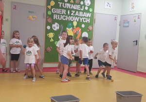 Turniej gier i zabaw ruchowych.