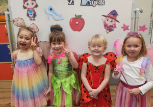Wiktoria.R ,Blanka,Alinka i Lenka w Dniu Postaci z Bajek.