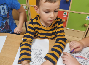 Zajęcia cykliczne z Panią z Biblioteki Pedagogicznej pt ,,Dzień Postaci z Bajek"