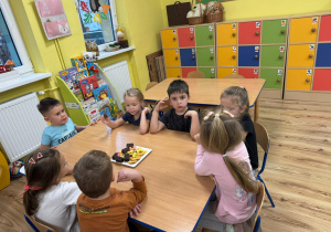 Zdjęcie 4 na 64
