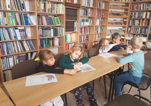 Warsztaty w bibliotece.