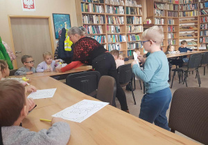 Warsztaty w bibliotece.