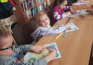 Warsztaty w bibliotece.