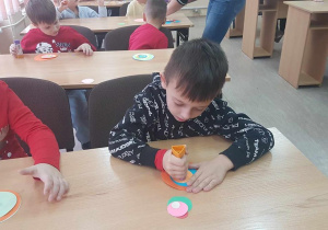 Warsztaty świąteczne w Bibliotece Pedagogicznej.