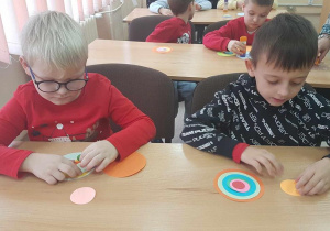 Warsztaty świąteczne w Bibliotece Pedagogicznej.