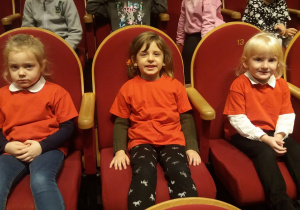 Gabrysia, Lilly i Klara w teatrze