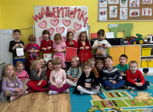 Walentynkowe prace plastyczne.