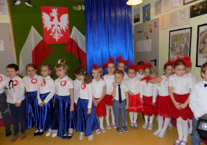 Dzieci z grupy "Żabek w trakcie akademii.