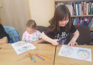 Warsztaty wielkanocne w Bibliotece Pedagogicznej.