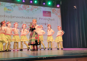 Międzyprzedszkolny Przegląd Inwencji Twórczej - "Z różą w tle".