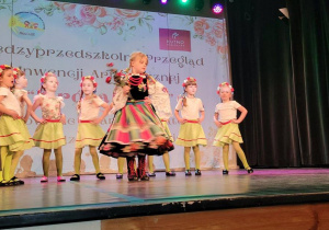 Międzyprzedszkolny Przegląd Inwencji Twórczej - "Z różą w tle".