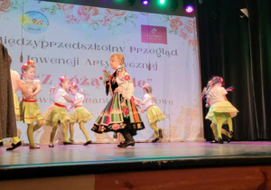Międzyprzedszkolny Przegląd Inwencji Twórczej - "Z różą w tle".