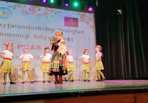 Międzyprzedszkolny Przegląd Inwencji Twórczej - "Z różą w tle".