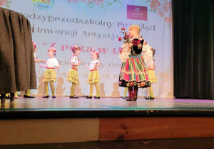 Międzyprzedszkolny Przegląd Inwencji Twórczej - "Z różą w tle".