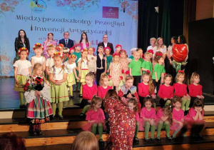 Międzyprzedszkolny Przegląd Inwencji Twórczej - "Z różą w tle".