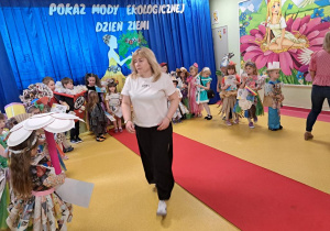 Pokaz mody ekologicznej.
