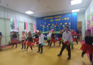 Układ taneczny z motylami do utworu STAMATIS SPANOUDAKIS - "Absences"