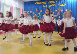 Dzień Mamy i Taty w grupie "Pszczółki"