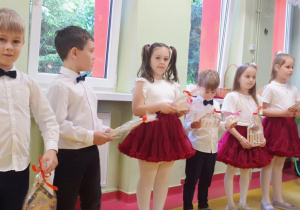 Dzień Mamy i Taty w grupie "Pszczółki"
