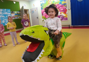 Jazda na dinozaurze- Pola.