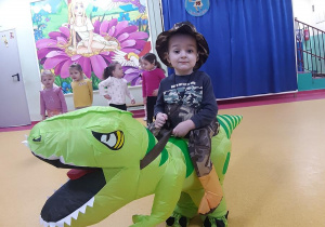 Jazda na dinozaurze- Bartek.