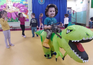 Jazda na dinozaurze- Hubert.